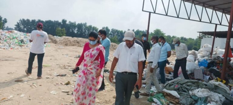 भीमदत्तकी उपमेयर लेखकद्वारा , धनगढी फोहोरमैला व्यवस्था केन्द्रको अवलोकन