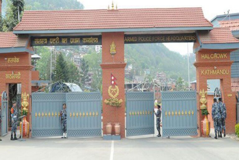 सुदूरपश्चिममा भन्सार छल्ने सशस्त्रकै ३ कर्मचारी कारबाहीमा