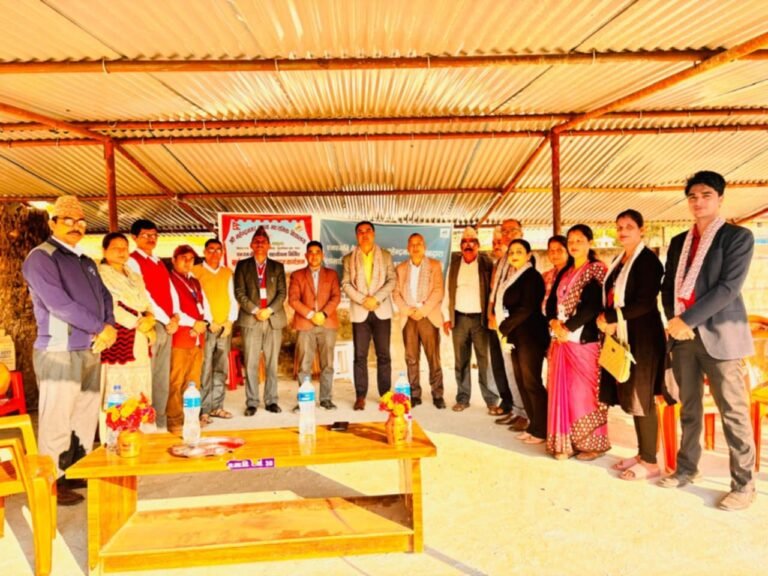 एनएमबि बैक लिमिटेड महेन्द्रनगर शाखाद्धारा (महेन्द्रनगर मावि साधारणमा)साईकल स्टेण्ड निर्माण