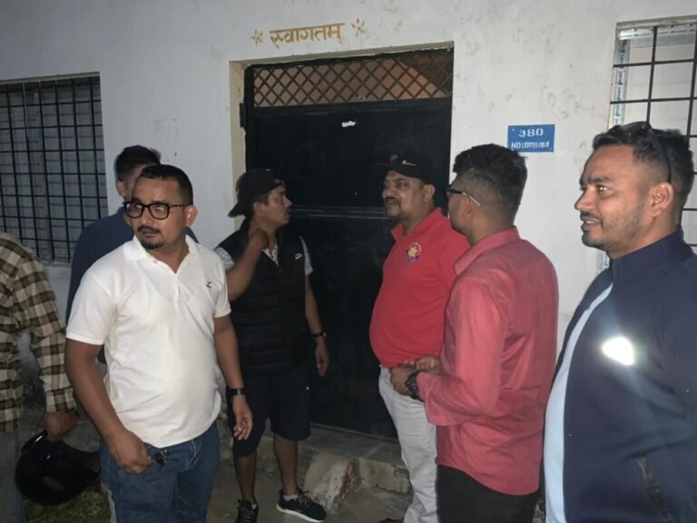 भीमदत्त नगर विकास समितिको ‘केशव आश्रम’मा विद्यार्थीको तालाबन्दी