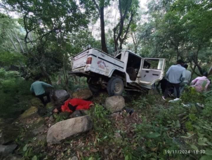 डडेल्धुरामा जिप दुर्घटना ः १२ जना थिए सवार २ महिलाको घटना स्थलमै मृत्यु