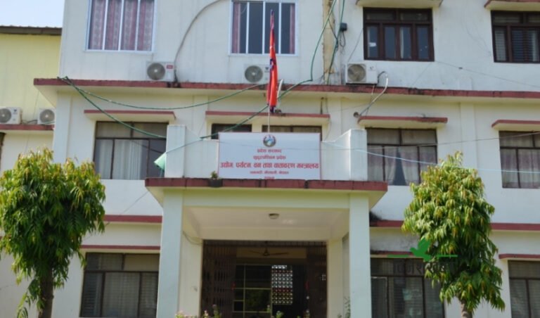 सुदूरपश्चिमको वन मन्त्रालयका ७२ जना कर्मचारीको गरियो सरुवा, को कता, विवरण सहित