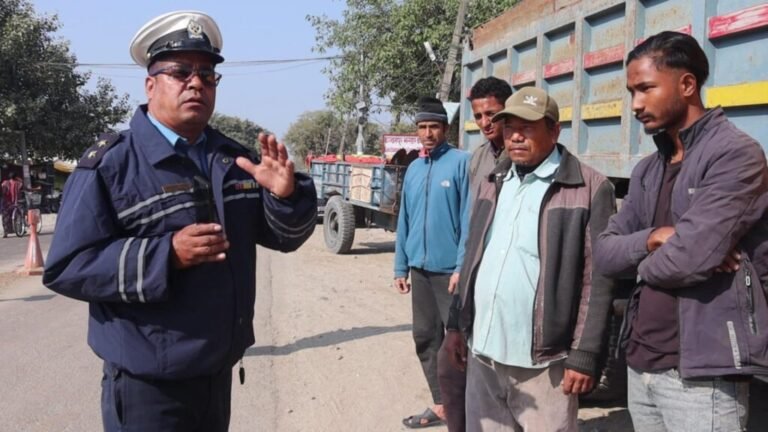 दुर्घटना न्यूनिकरण गर्न गड्डाचौकीमा ट्राफिक सचेतना