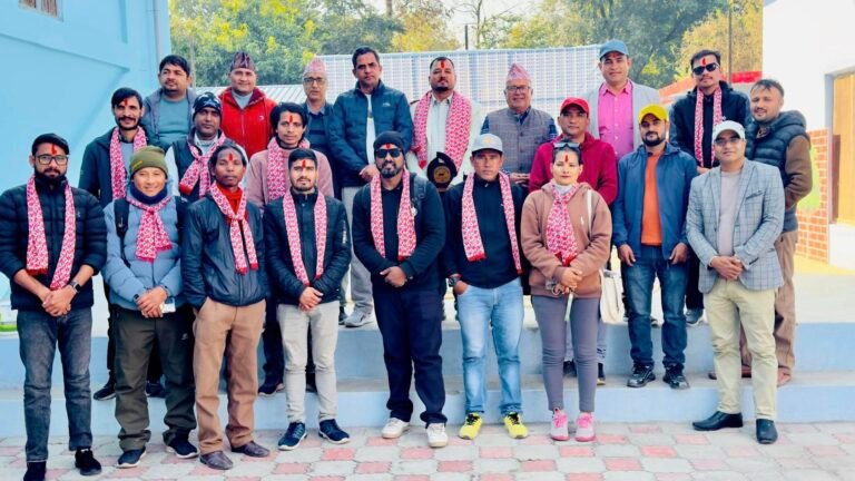 कञ्चनपुर उद्योग वाणिज्य संघले पत्रकार कल्याण कोषमा सहयोग गर्ने