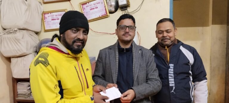 बेदकोट ८का वडाध्यक्ष जोशीद्वारा बिरामी पत्रकार सिनाललाई उपचार खर्च