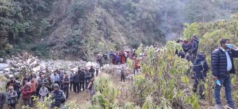 ढकारी घटना ः दुई जना प्रहरीको नियन्त्रणमा, शव पोस्टमार्टमका लागि नेपालगन्ज पुर्‍याइयो