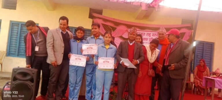 भीमदत्त नगरपालिका आधारभूत तह स्तरिय हाजिरी जवाफ प्रतियोगितामा लक्ष्मी मावि प्रथम