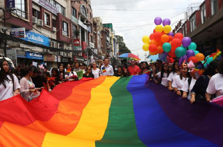 तेस्रो लिङ्गीको अन्तिम संस्कार कसैले नदेख्ने गरी राती गरिन्छ, शवलाई जुत्ताले हिर्काइन्छ?