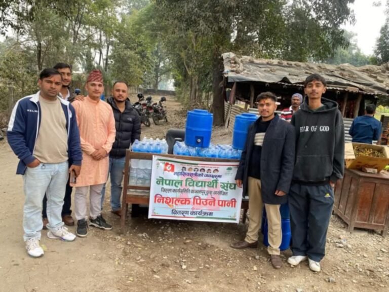 नेपाल विद्यार्थी संघ कञ्चनपुरद्धारा महाशिवरात्रीमा निशुल्क पानी वितर