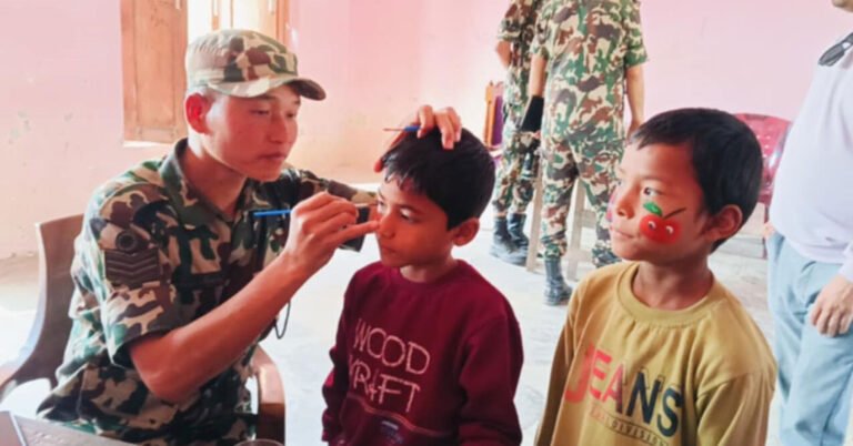 लालझाडीका ग्रामीण बस्तीमा सेनाको निःशुल्क स्वास्थ्य शिविर