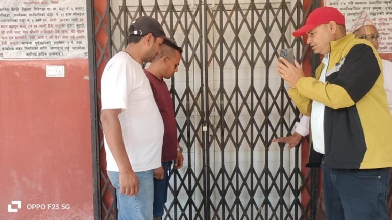 सडक निर्माणकार्य अलपत्र,ठेकेदार फरार,आक्रोशित स्थानीयले वडामा गरे तालाबन्दी