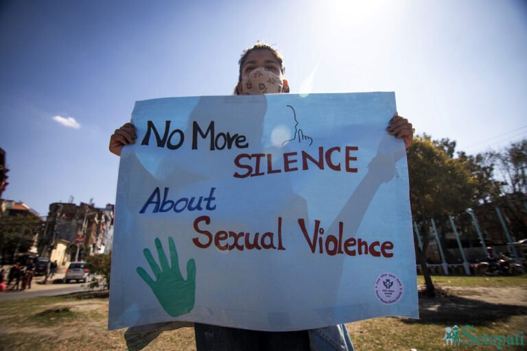 दुई छात्रालाई निमित्त प्रअ र शिक्षकले होटलमा पुर्‍याएर यौन हिंसा गर्न प्रयास गरेको घटना माफी मागेर सामसुम पार्ने प्रयास