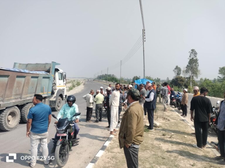 महाकाली नदीले भत्काएको तटबन्ध अझै मर्मत हुन सकेन, स्थानीय आन्दोलित