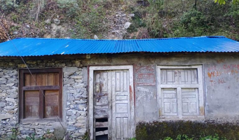 बझाङमा १६ किलोवाट क्षमताको जलविद्युत् आयोजना तीन वर्षदेखि बन्द