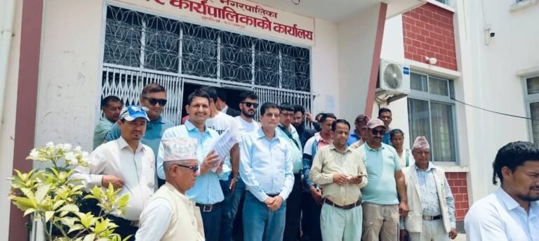 कृष्णपुरमा एमालेलाई बाेडिङ स्कुलकाे माेह, सरकारी स्कुल सुधार हुनेभएपछि मेयर बिरुद्ध कार्यकतादेखि नेता परिचालन