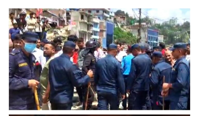 कैदीबन्दीको मृत्यु भएपछि डडेल्धुरामा बजार र राजमार्ग अवरुद्व