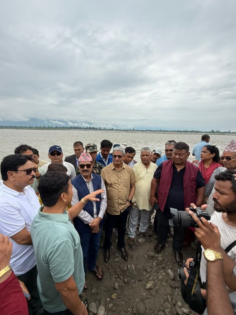 गृहमन्त्री लेखक ः महाकाली गाईडबण्ड सन्तोषजनक काम भईरहेको छ, सुक्का बन्दरगाहकोे काम पनि अघि बढ्यो