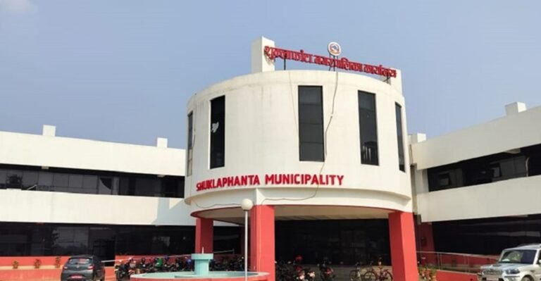 किन हटाइए ? शुक्लाफाँटामा ७ करार कर्मचारी