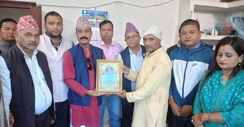 स्वः विपिन जोशीको परिवारलाई भीमदत्त २ लाख आर्थिक सहयोग गर्ने