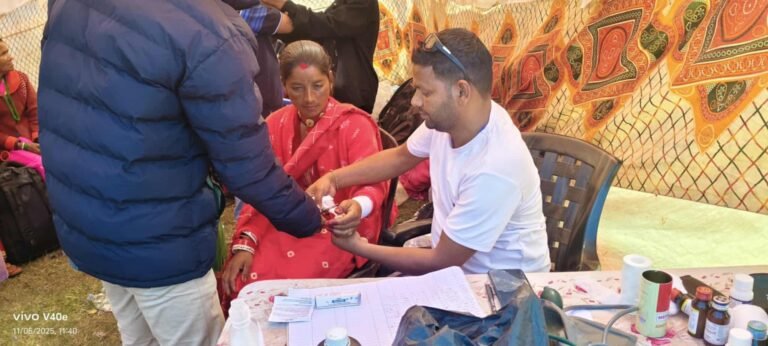 मेलौली देही जात्रामा सहिद लछी राजपुत दयाल स्मृति प्रतिष्ठानको स्वास्थ्य शिविर, तीन सय बढीलाई सेवा, हजारौलाई खुवाइयो पानी