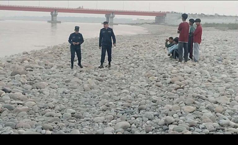 भेटिएनन् महाकाली नदीमा वेपत्ता रोशन, साझ ७ बजे पुगेको थियो सेना सहित उद्धार टोली,