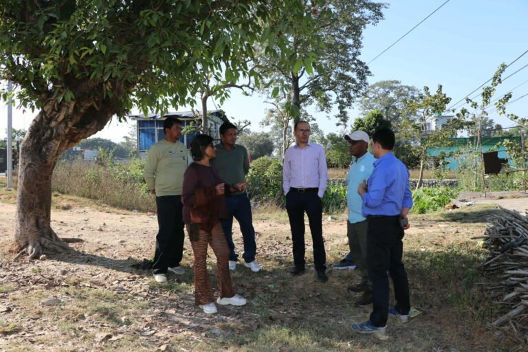 गड्डाचौकी –अत्तरिया सडक स्तरउन्रतिको काम अगाडि बढ्दै,सडक विभाग र विश्व बैंकको टोली पुग्यो कञ्चनपुर