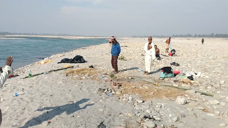 तिन दिन बितिसक्दा समेत भेटिएनन् भाईको मलामी जादा नदिमा बेवत्ता भएका नेपाली