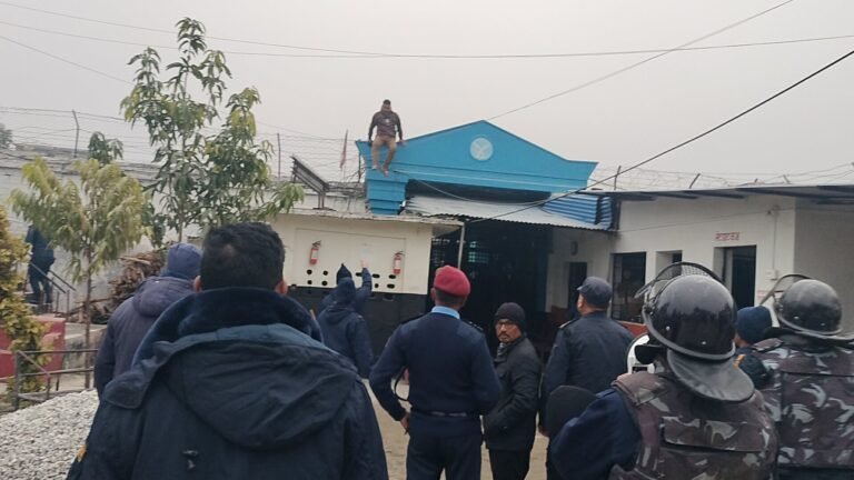 कञ्चनपुर कारागारमा कैदीबन्दी बिच झडप ,अपारदर्शी कामकाज भएको भन्दै आन्दोलन, ८ कैदीबन्दी घाईते,स्थिती तनावग्रस