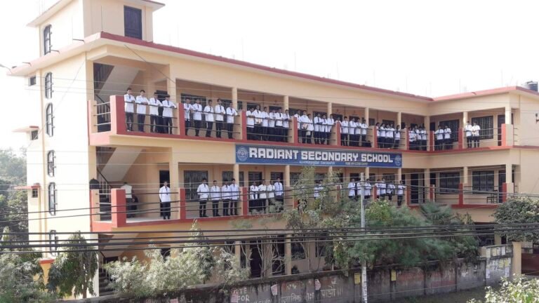 सुदूरपश्चिमकै प्रतिष्ठित शैक्षिक संस्था रेडियन्ट माविले रजत जयन्ती मनाउँदै