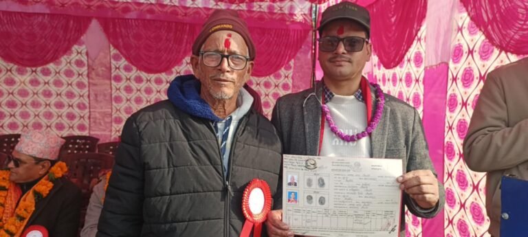 बेदकोट ८ का वडाध्यक्ष महेश जोशीको सक्रियताले वडाका जनता लालपुर्जा पाउँदै