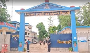 धनगढी १३ कैलाली गाउँमा दुई समूहबीच झडप, १२ जना नियन्त्रणमा, केहि प्रहरी समेत घाइते