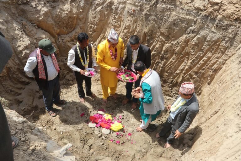 लक्ष्मी माविमा तीन तले भवन निर्माण सुरु, मेयर बोगटीद्वारा शिलान्यास