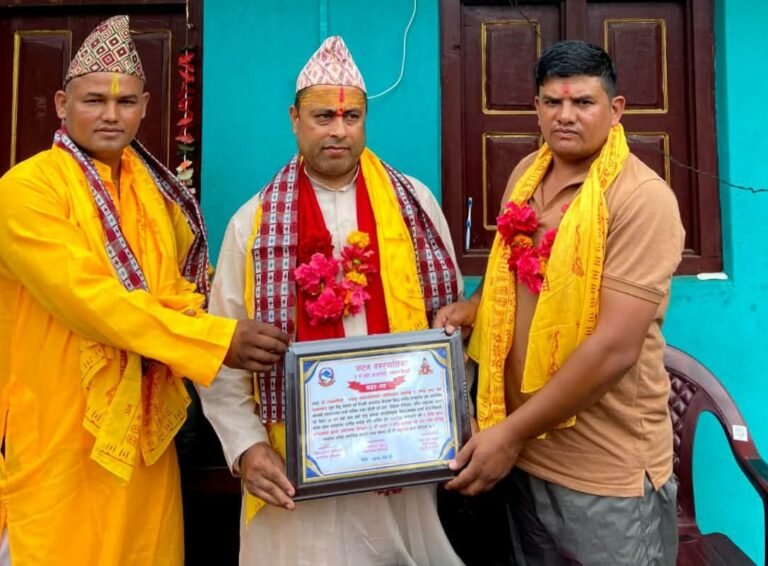 बैतडीका पण्डित पन्तको अनुकरणीय अभियानः २७ बर्ष देखि दलित बस्तीमै कर्मकाण्ड