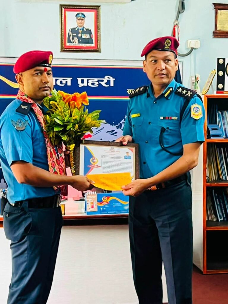 प्रहरी निरीक्षक वीरेन्द्रसिंह थापा बने साउन महिनाका ‘उत्कृष्ट प्रहरी
