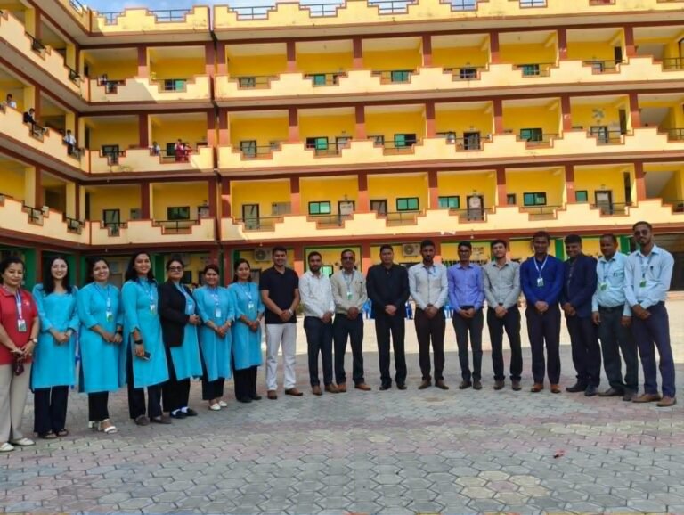 बाढीपीडितका लागि लिटिल बुद्ध एकेडेमीको द्धारा ८ लाख २५ हजार सहयोग