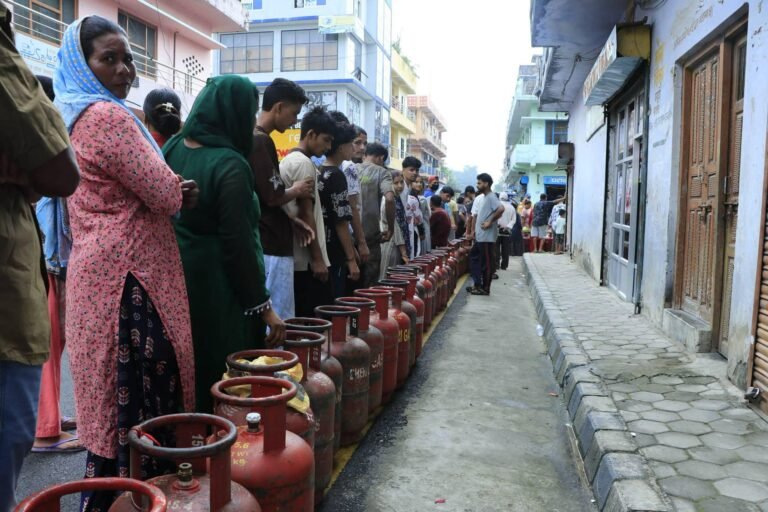 ढुवानी खर्च बढेको भन्दै व्यवसायीले बढाए खाना पकाउने ग्यासको मूल्य