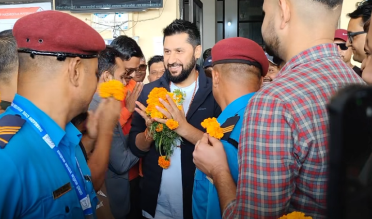 आफू कारागार हुँदा गरेकोले भाकल पूरा गर्न भारत जान लागेको हुँ ः  सभापति लामिछाने